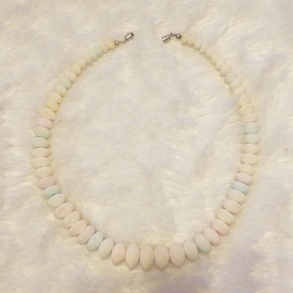 VINTAGE String of pastel beads necklace